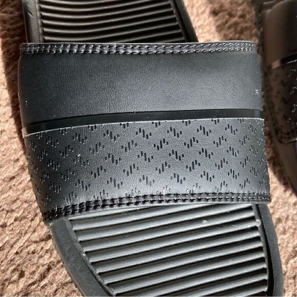 Sandalboyz Black Slides US Size 6 EUC - Picture 5 of 11